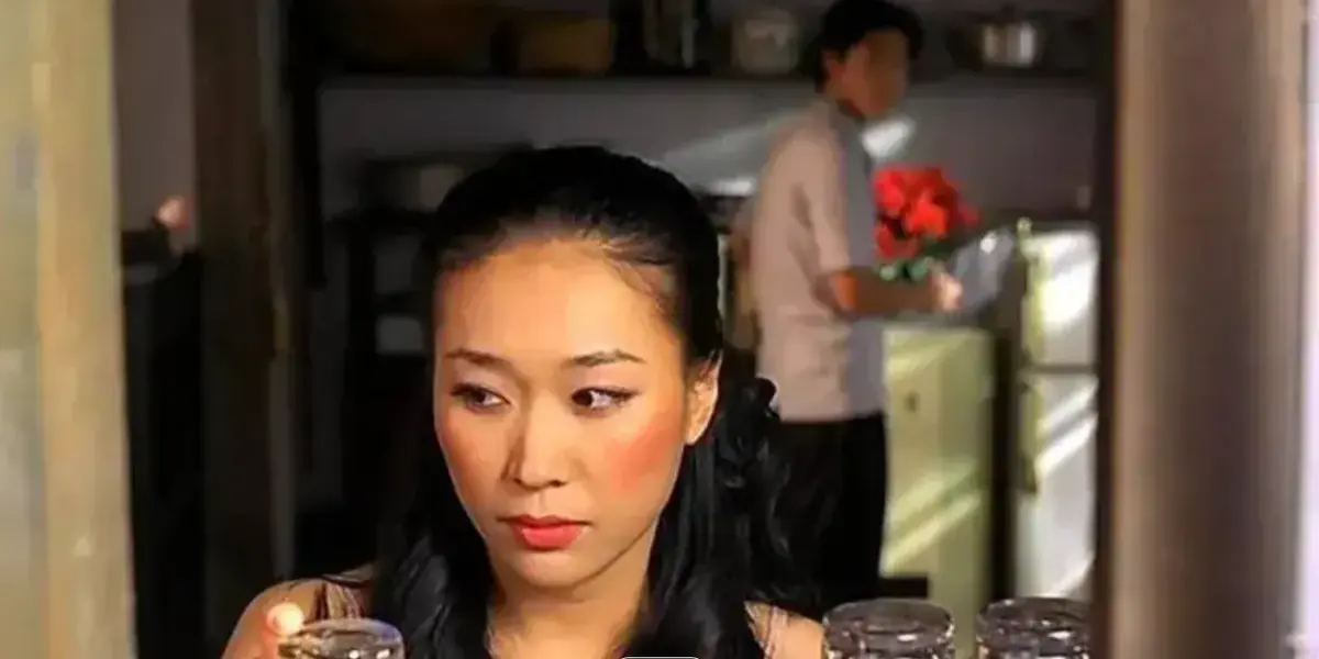 《爱的色放》-2001年韩国经典电影，朴在浩执导，以光州事件为背景，展现偷窥与禁忌之恋-无删减高清在线观看