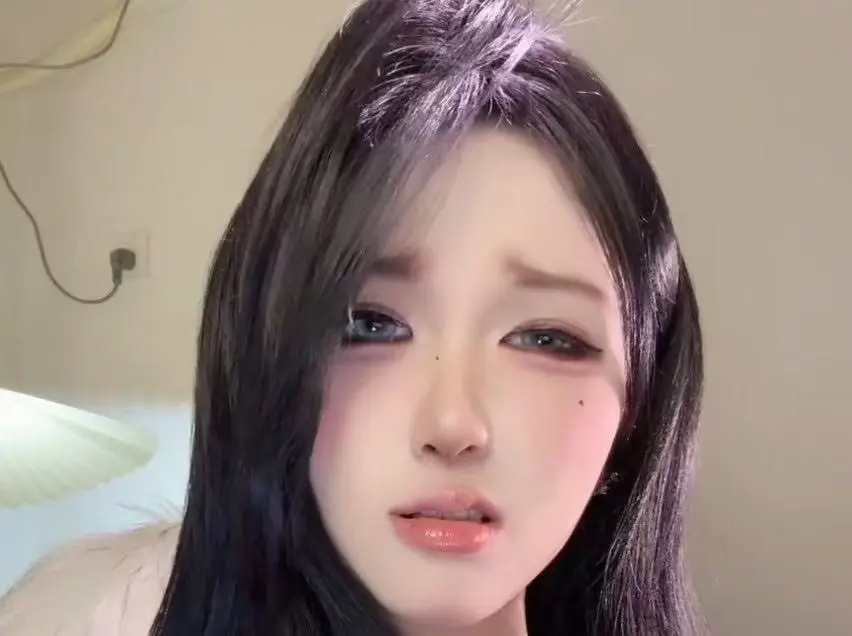 《阿黑颜系列 vlog》全季无删减免费看-暗黑美学震撼来袭-黑颜名场面持续上新-表情包宇宙中感受失控浪漫
