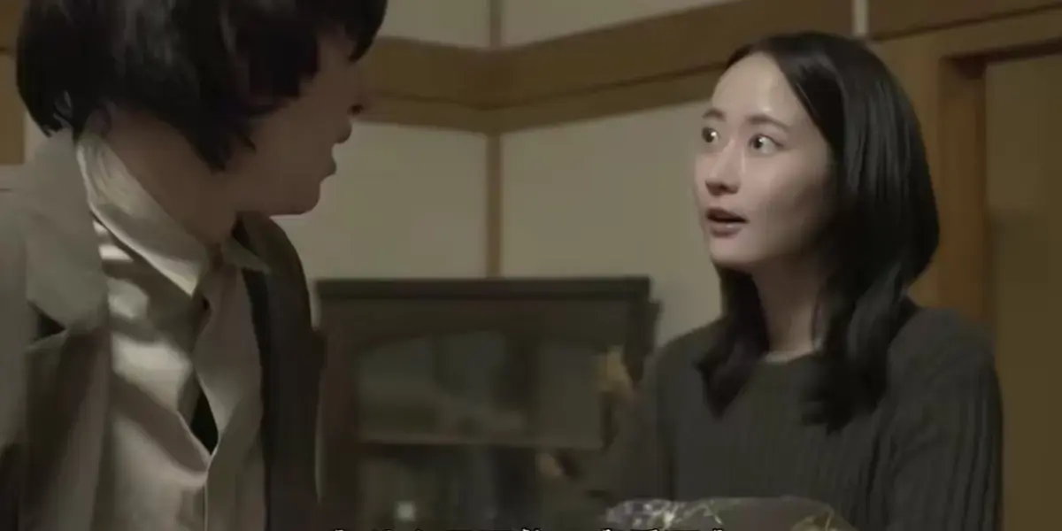 佐藤里穗主演日本剧情电影《背中》！《背中》未删减4K修复版全片免费看，流畅不卡顿无广告，《背中》网盘资源一键获取